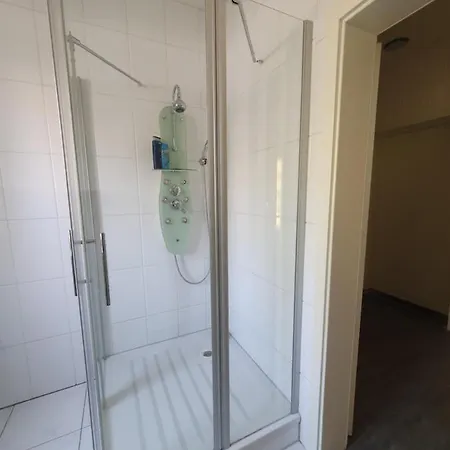 Privatzimmer An Der Uniklinik - Nur Fuer Weibliche Gaeste Homestay *