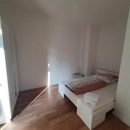 Privatzimmer An Der Uniklinik - Nur Fuer Weibliche Gaeste Homestay *