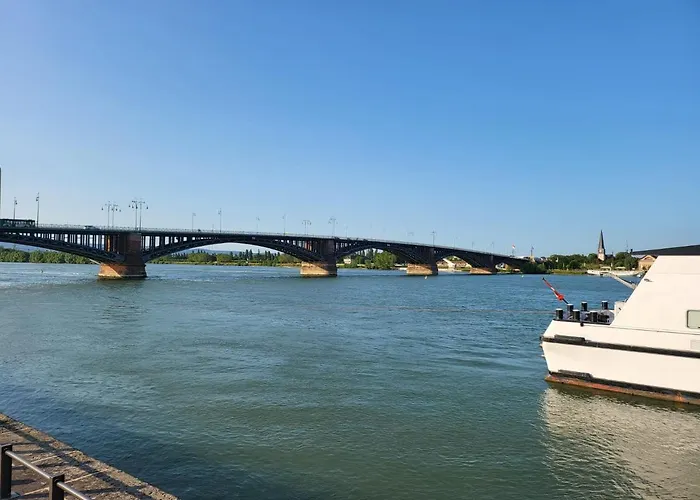 Exklusives & Ruhiges An Der Uni * מיינץ