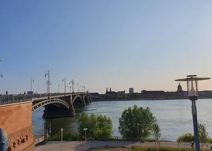 Exklusives & Ruhiges An Der Uni * מיינץ